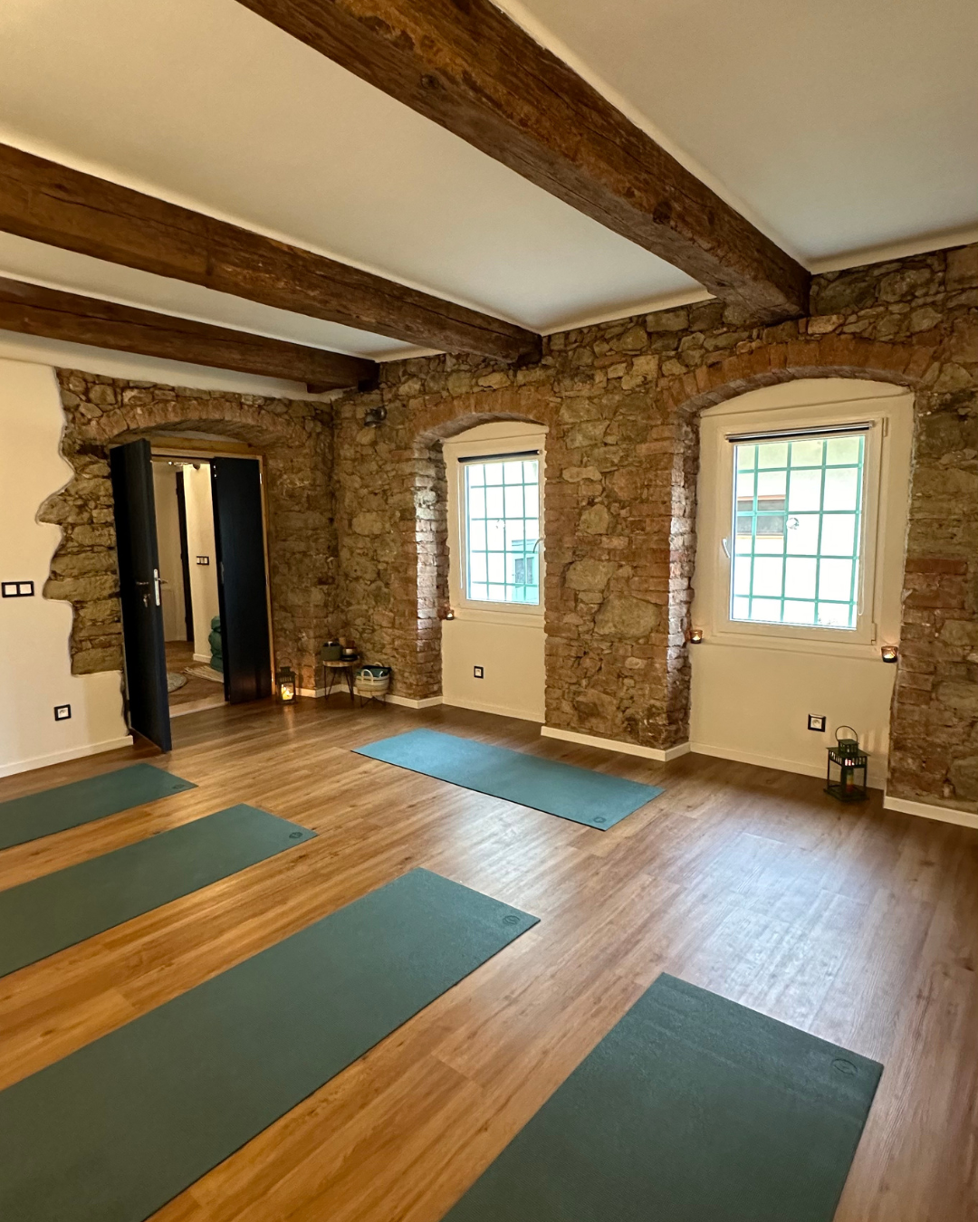 studio jógy Nahoře, Husovo náměstí 58/8, Benátky nad Jizerou